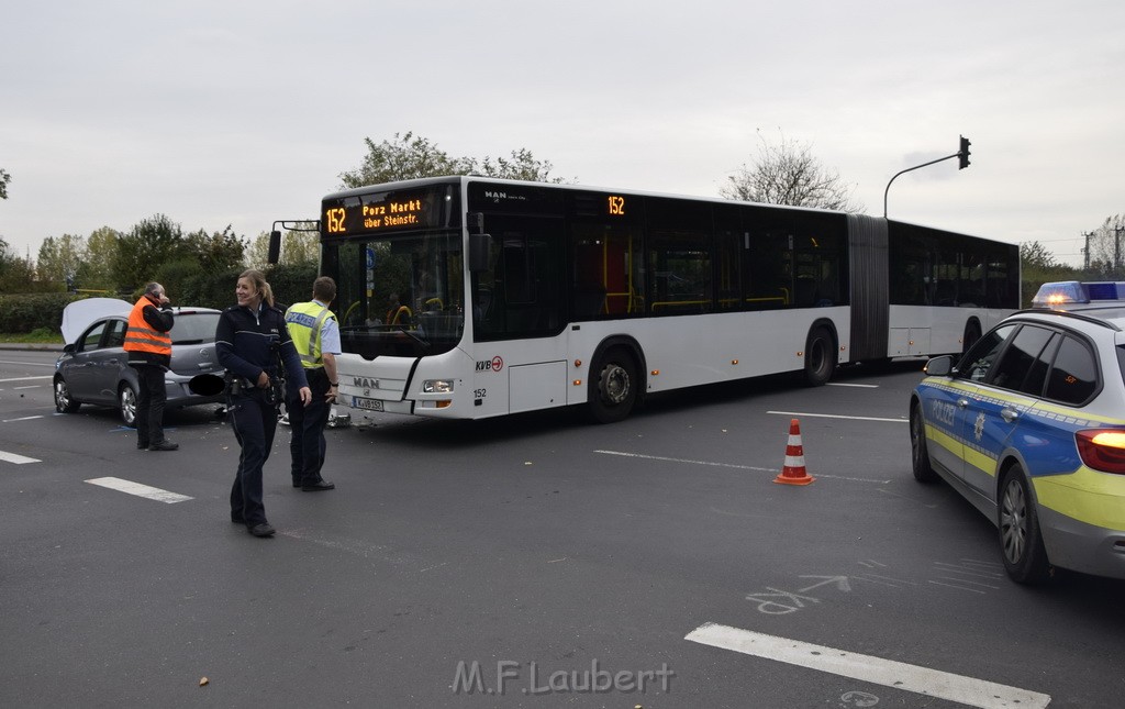 VU Bus Pkw Koeln Porz Gremberghoven Steinstr Konrad Adenauerstr P16.JPG - Miklos Laubert